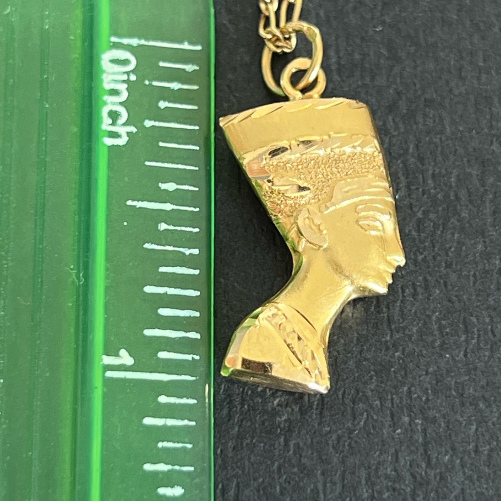 18k gold Egyptian Queen 3-D,Double Sided necklace - Picture 6 of 15